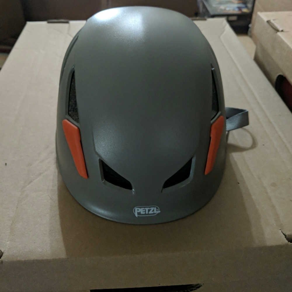 NWT Petzl Altios Climbing / Mountaineering Helmet